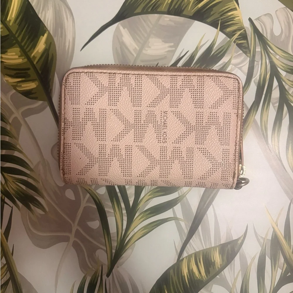 Michael Kors Light Tan Wallet with Gold Accents - Picture 2 of 5